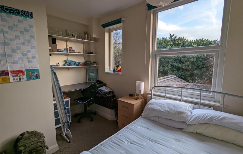 Cycle Road, Lenton, Nottingham - Image 1